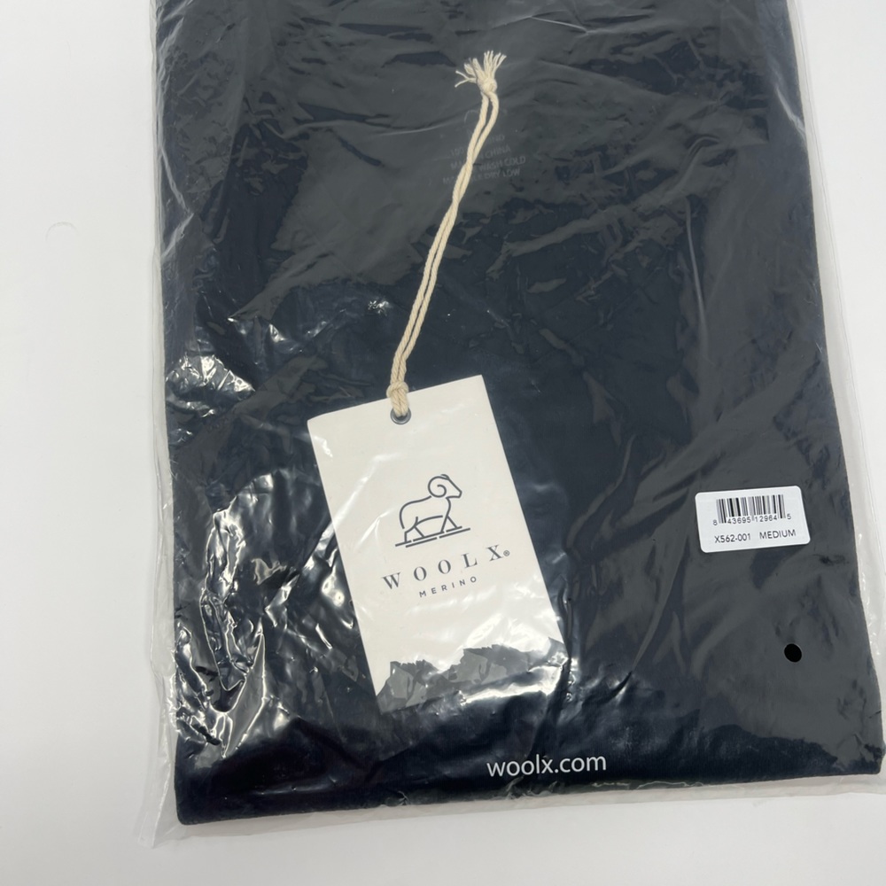 Woolx Aspen V Neck black medium NWT